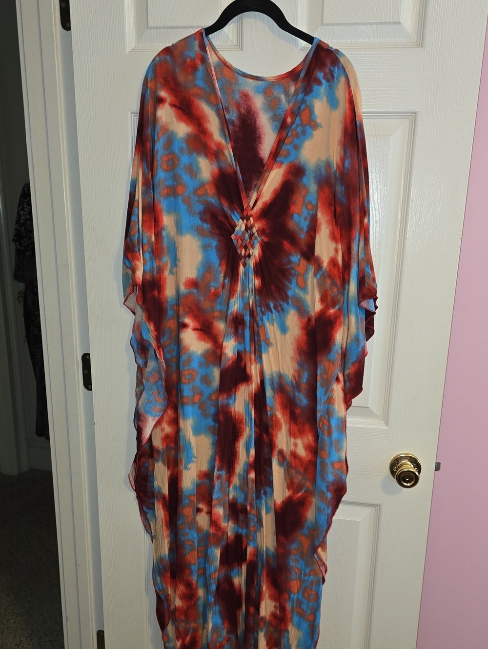 Relaxed Tie-Dye‎ Kaftan with Center Detail — Beige, Blue & Red